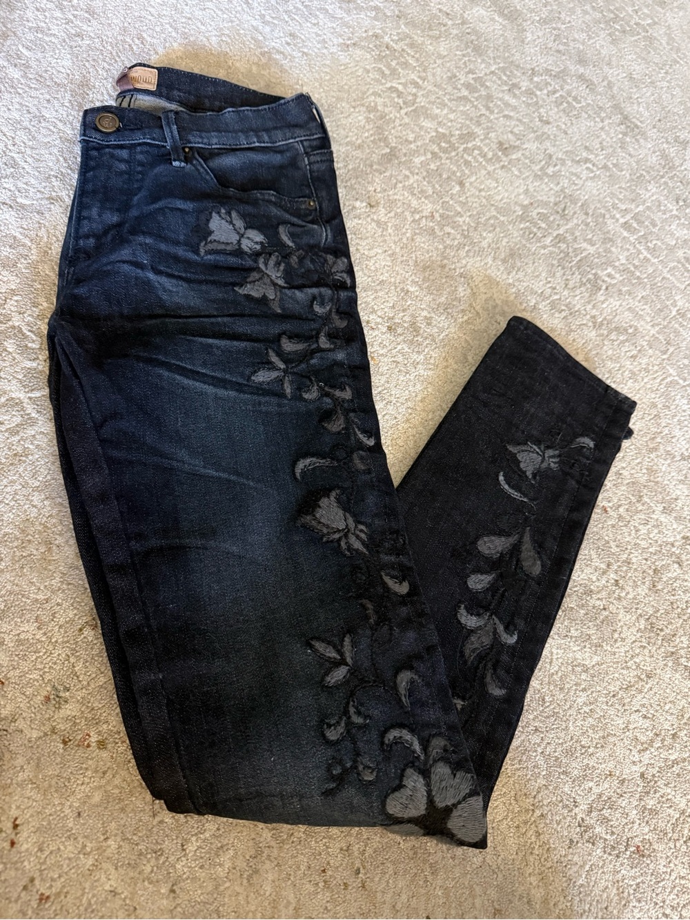 DRIFTWOOD Black Floral-Embroidered Skinny Jeans sz 25